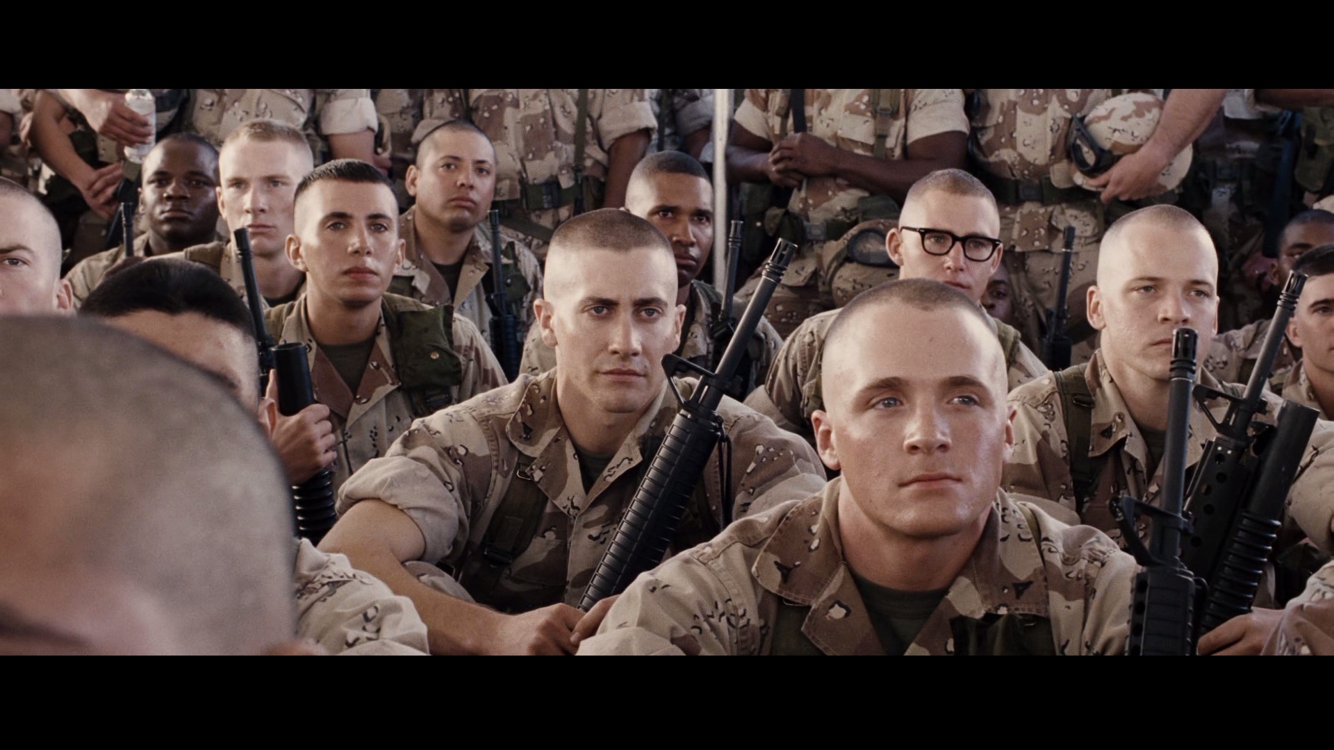 джейк джилленхол jarhead. джейк джилленхол морпехи. морпехи jarhead. морпехи фильм 2005. морпехи jarhead.